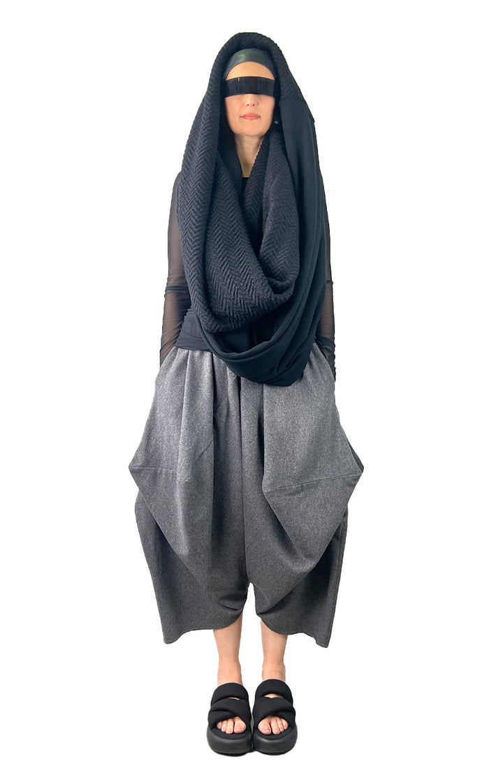 OUROBOROS LOOP SHAWL BLACK