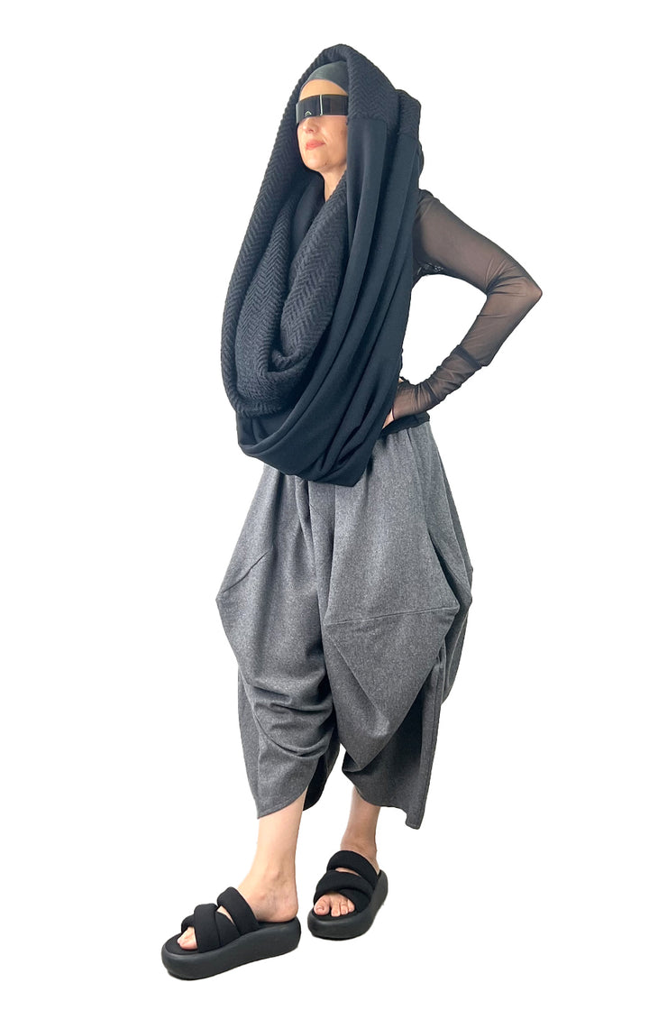 OUROBOROS LOOP SHAWL BLACK