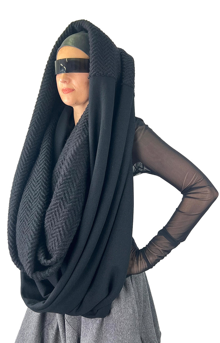 OUROBOROS LOOP SHAWL BLACK