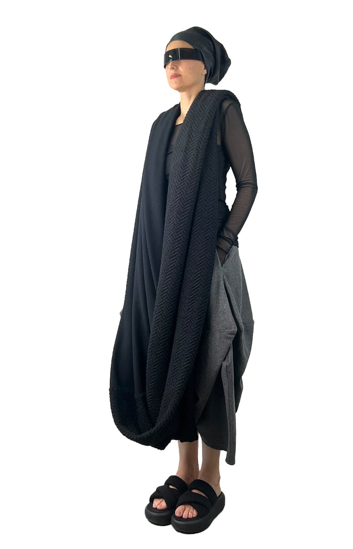 OUROBOROS LOOP SHAWL BLACK