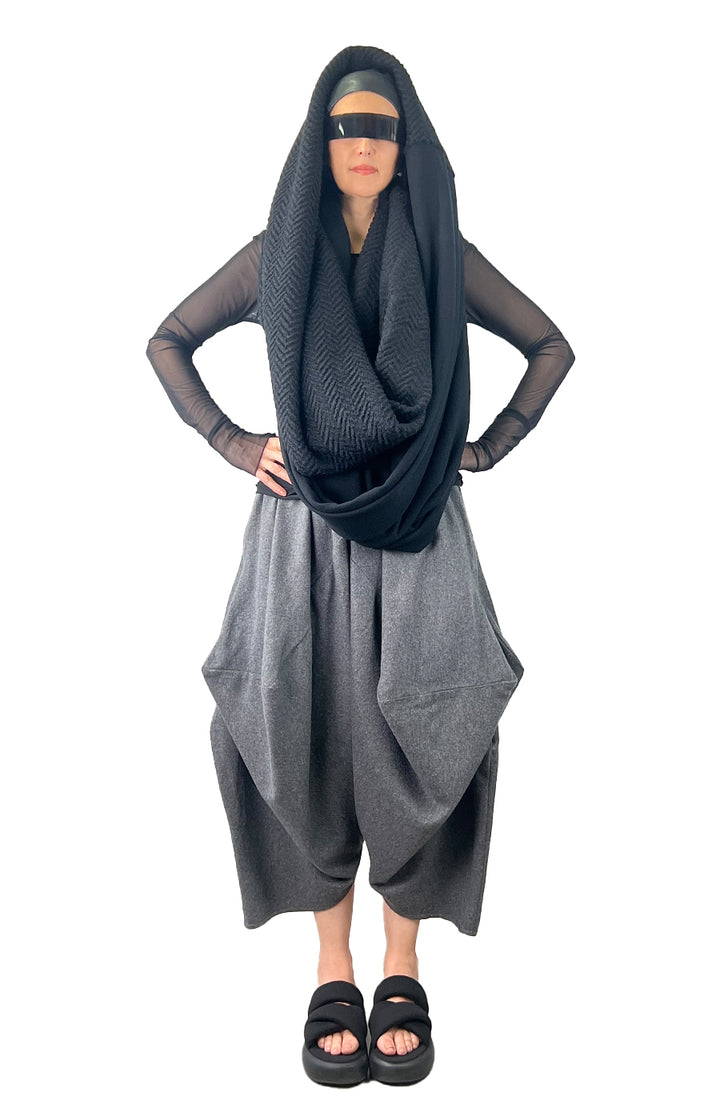 OUROBOROS LOOP SHAWL BLACK