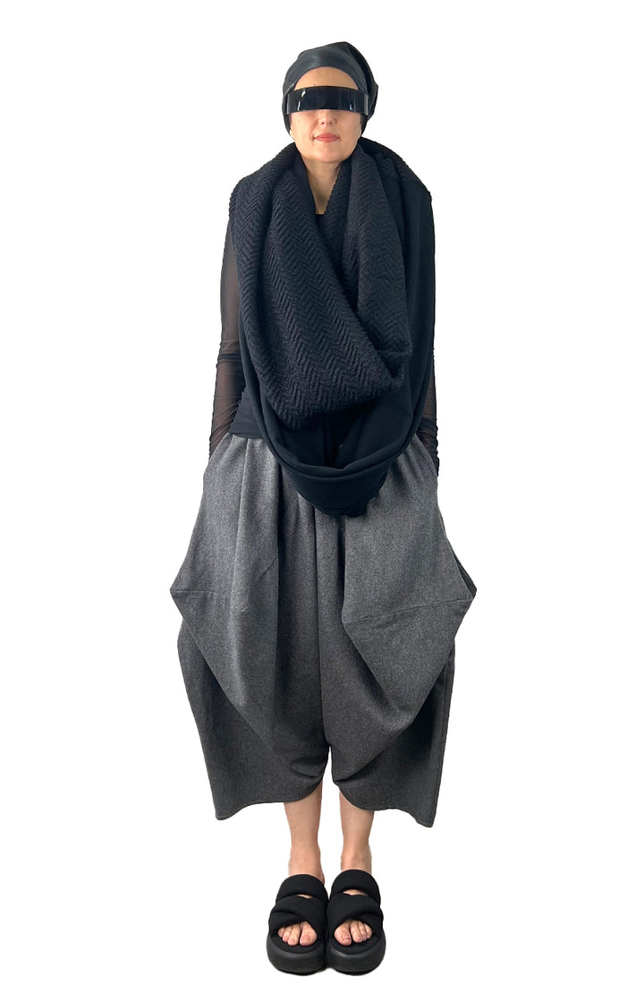 OUROBOROS LOOP SHAWL BLACK