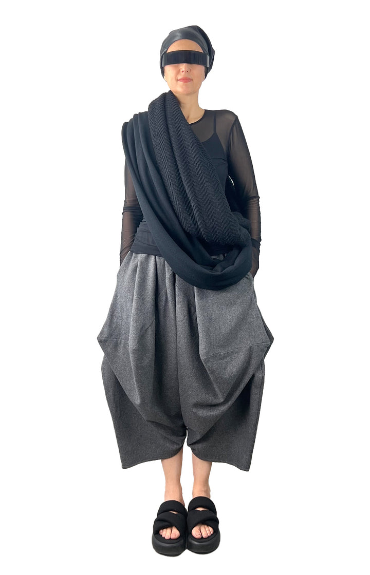 OUROBOROS LOOP SHAWL BLACK
