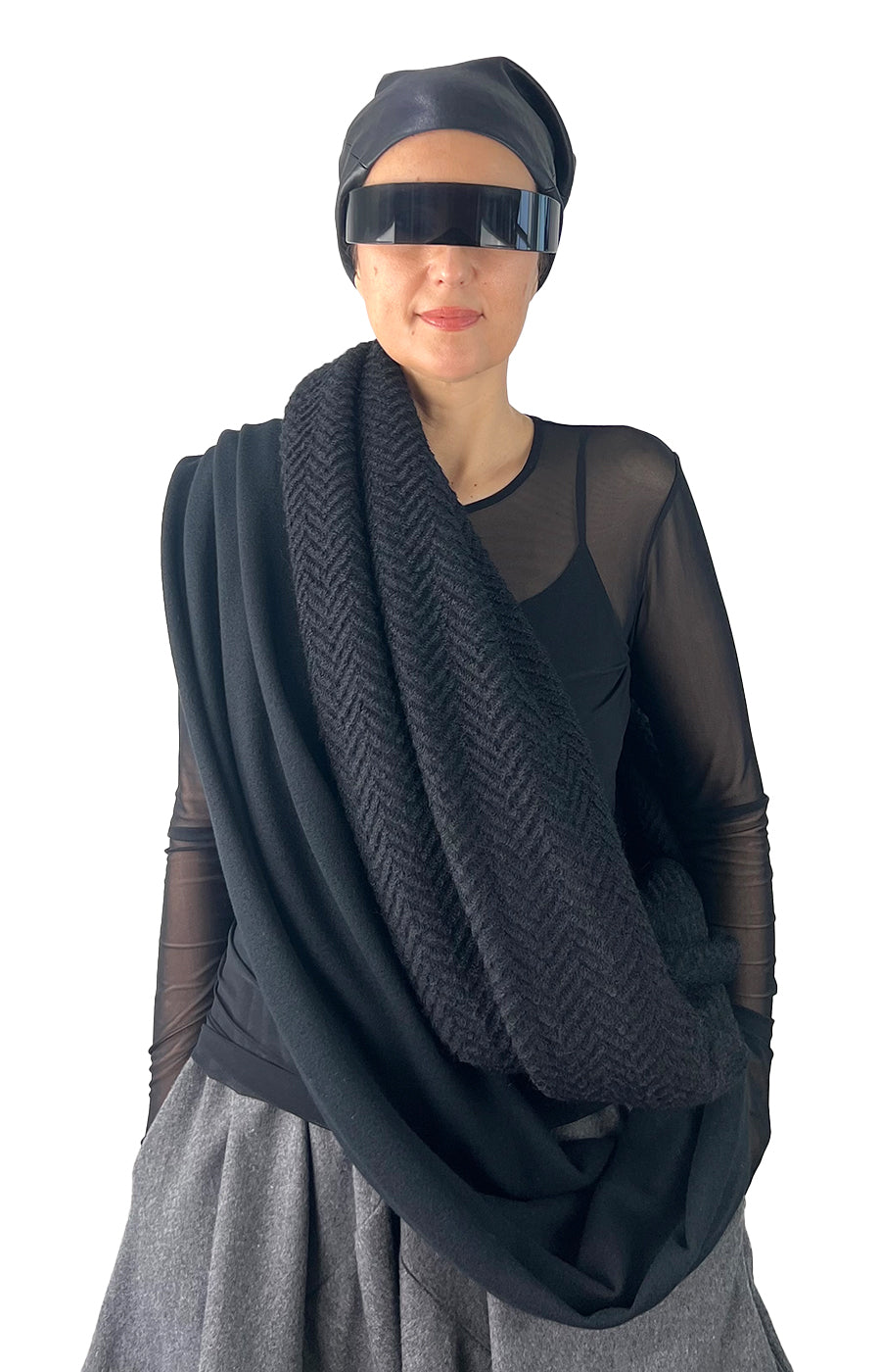 OUROBOROS LOOP SHAWL BLACK
