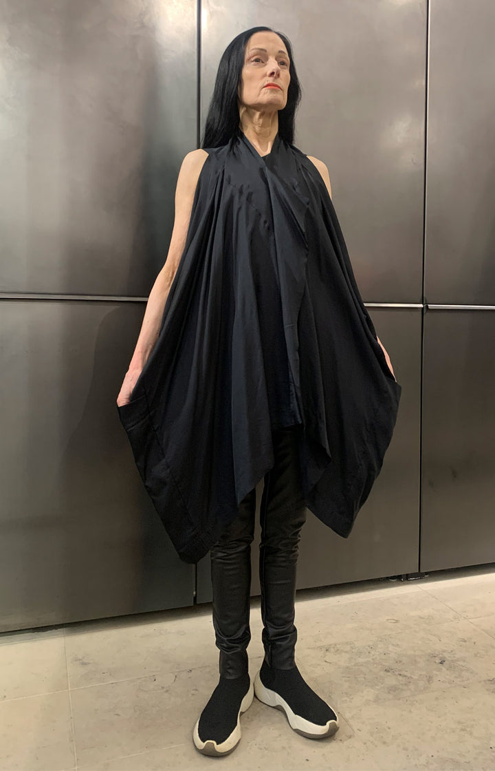 CASCADE VEST BLACK