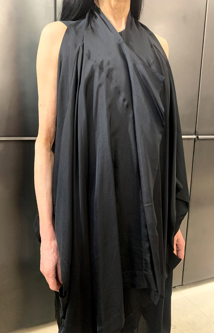 CASCADE VEST BLACK