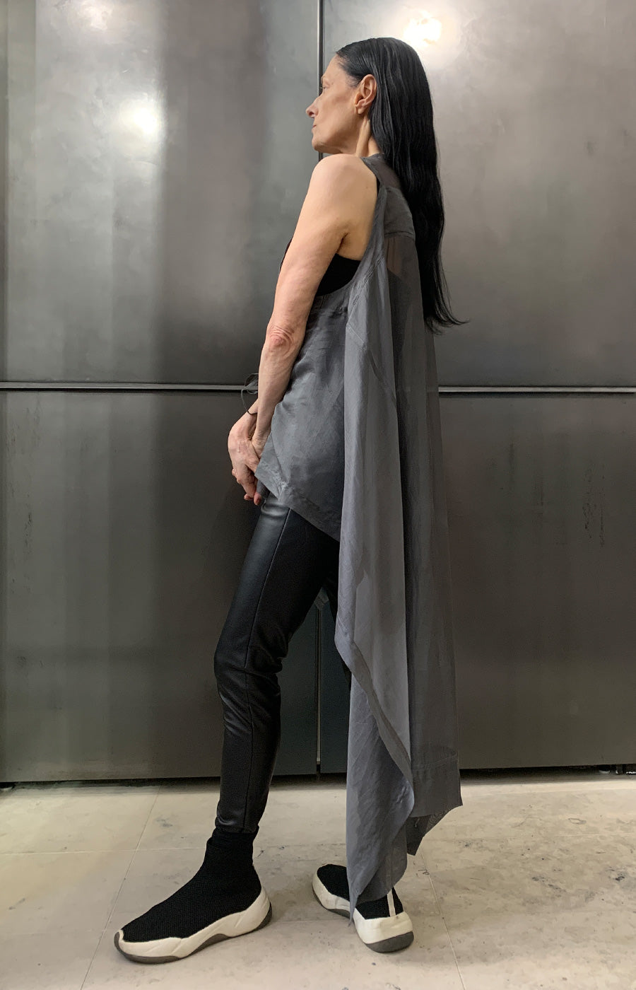 CHADO VEST GREY