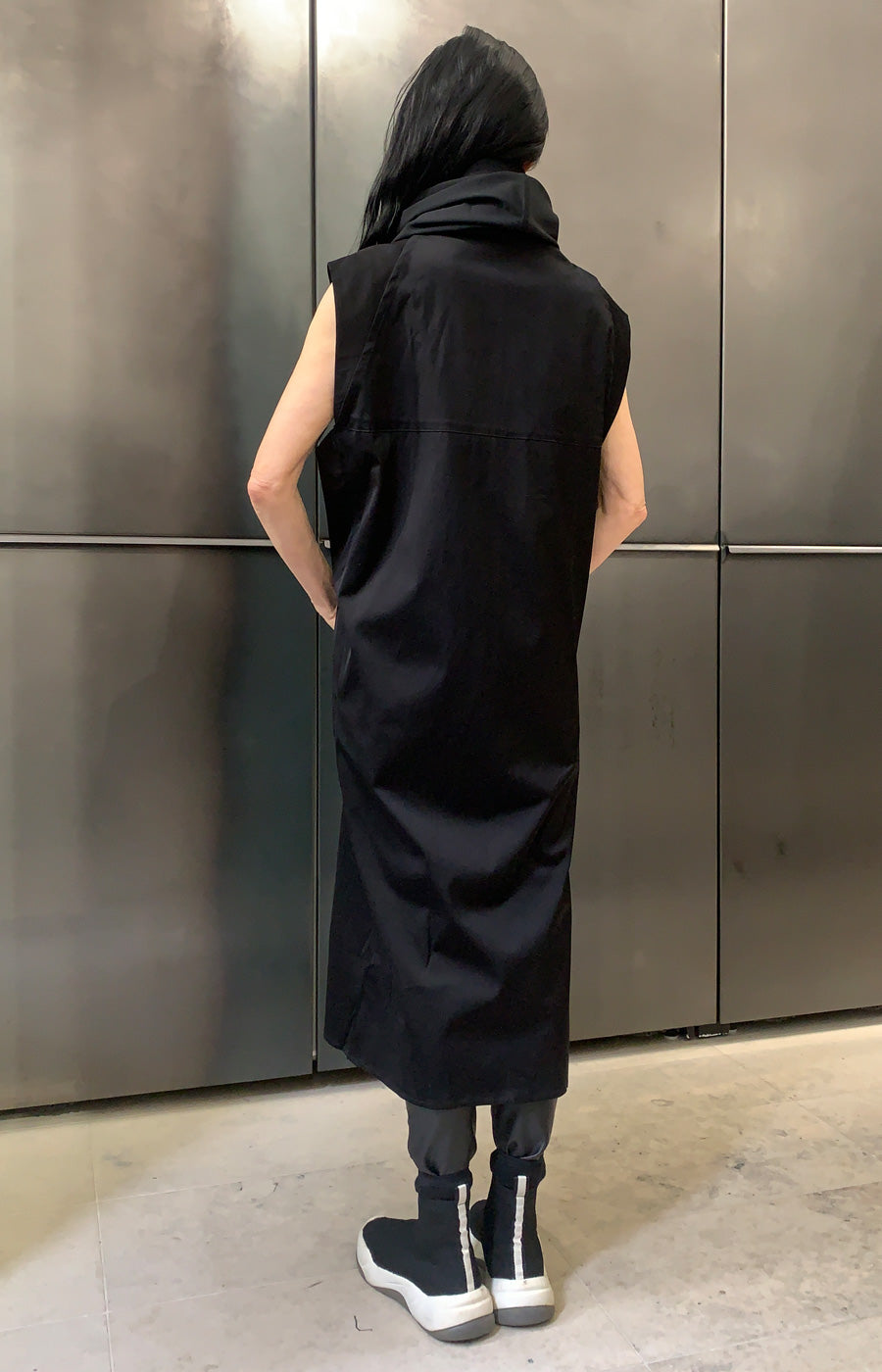 DRESDON VEST BLACK – ALISTAIR TRUNG - Main Image