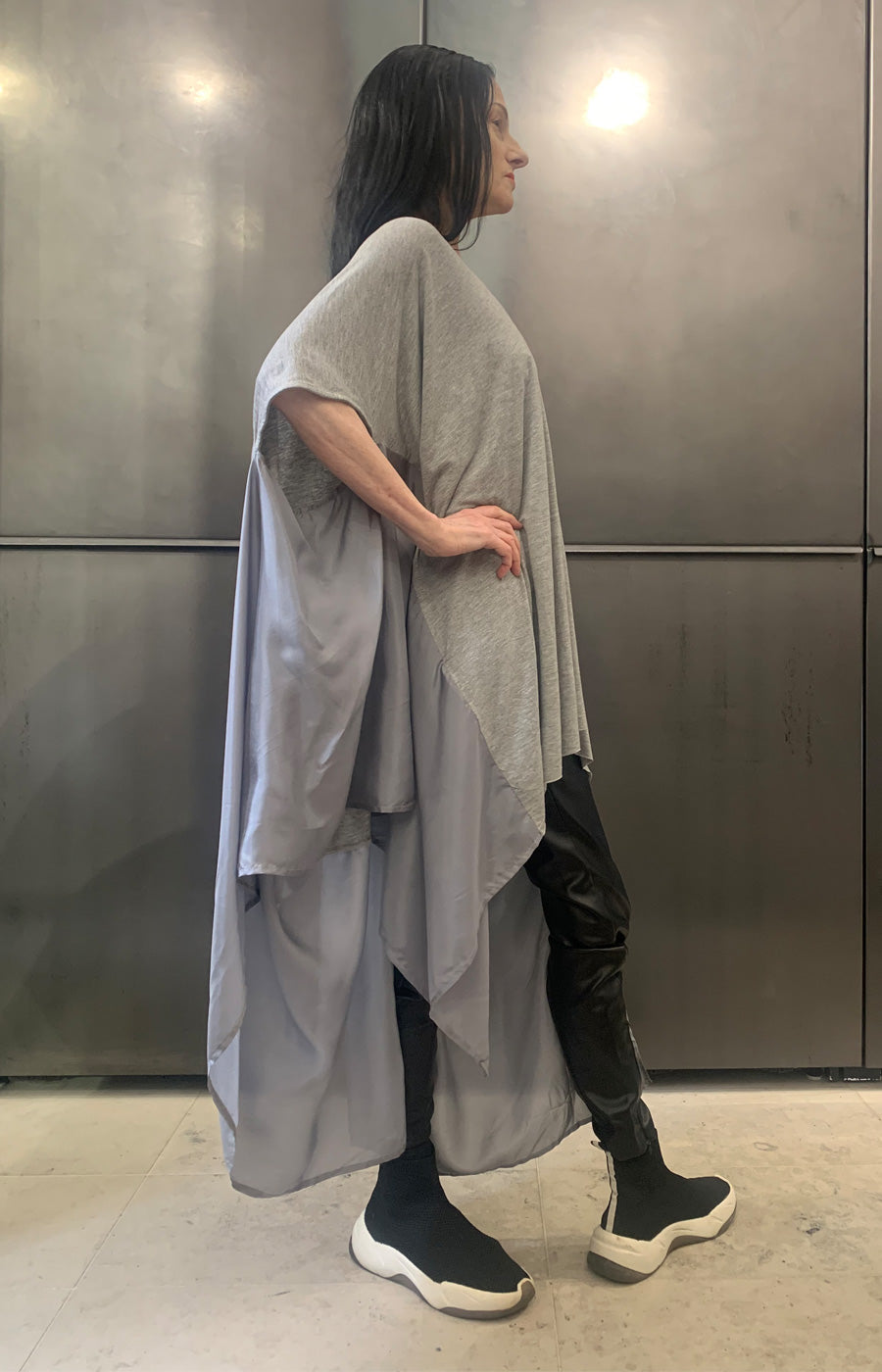 GOJO TOP GREY